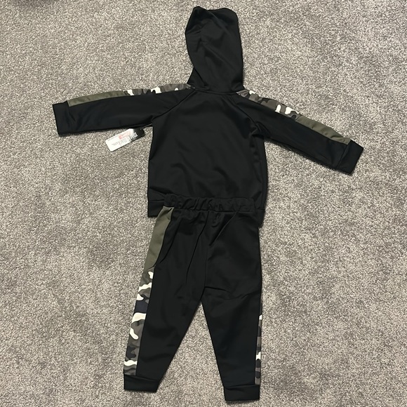 Sports Set - Picture 2 of 2